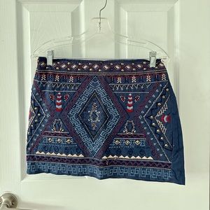 Mini skirt with embroidery details